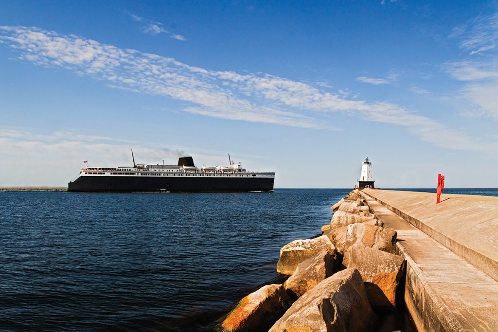 The S.S. Badger Ferry (ID 25892673 © KENNETH KEIFER | DREAMSTIME.COM)