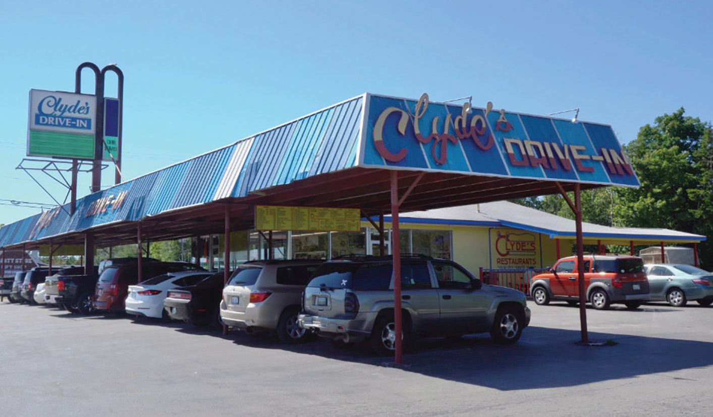 Clyde’s Drive-In (ST. IGNACE VISITORS BUREAU)